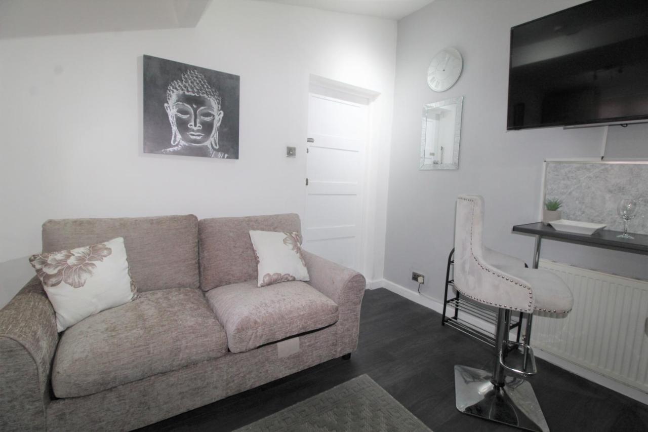 Studio 2 Min Walk To Upton Park Station Londyn Zewnętrze zdjęcie